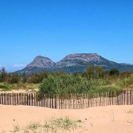 In Estartit Near Sandy * 埃斯塔蒂特